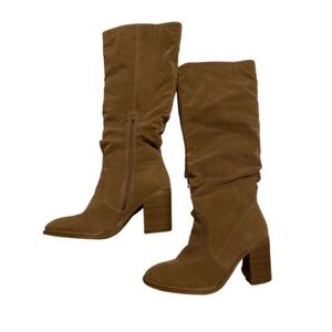 Brown Knee-High Boots 8.5  tall boots so cute 🥰